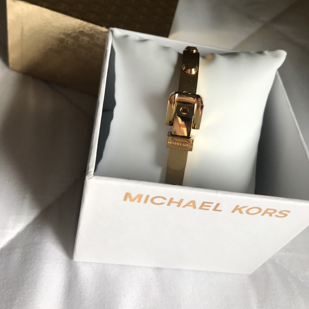 Michael Kors Bracelet (Gold)